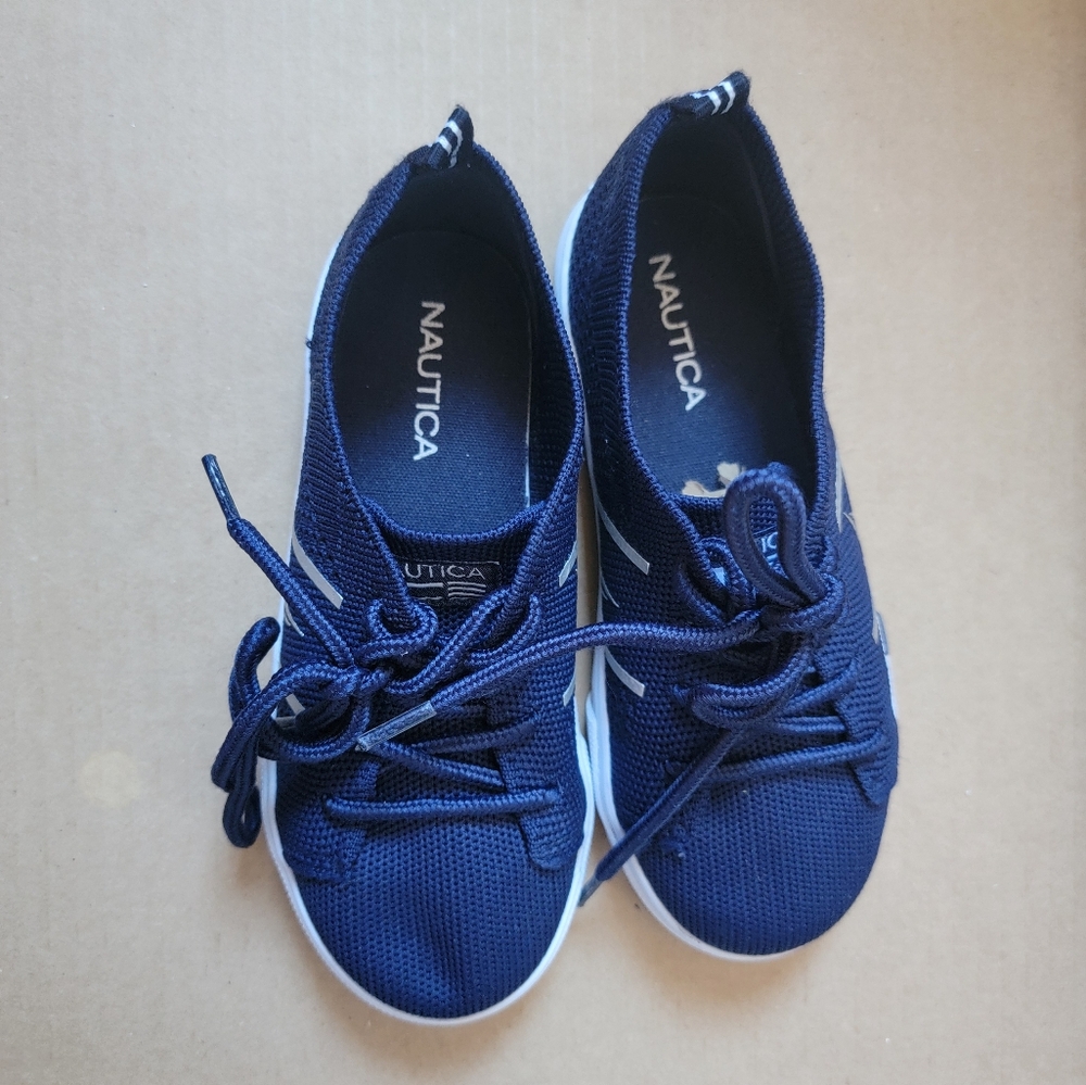 Nautica Toddler shoes. Sz 10. EUC.